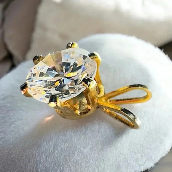 Vintage Estate Crystal Solitaire Pendant - Picture 5 of 9